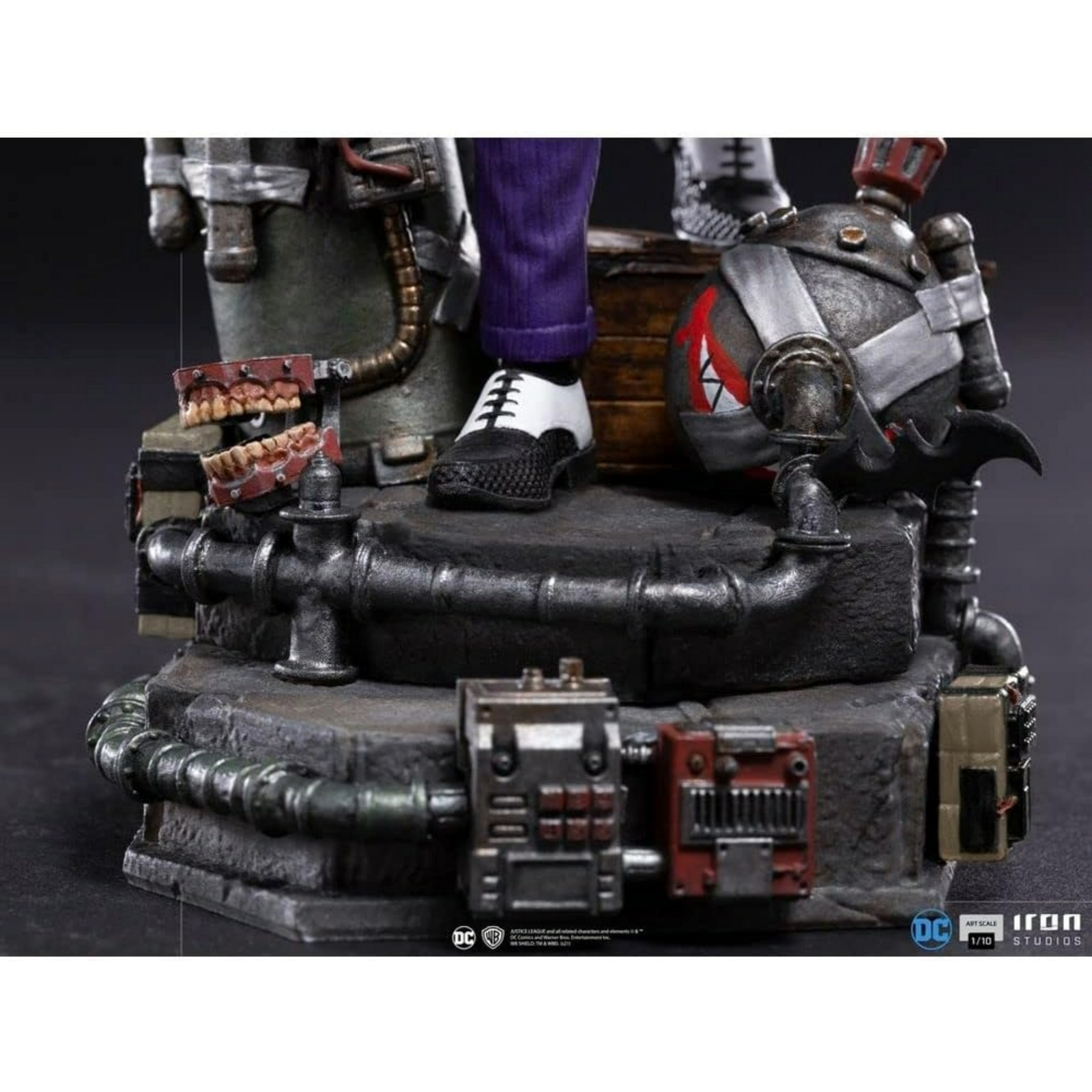 Iron Studios: DC Comics - The Joker Escala 1/10
